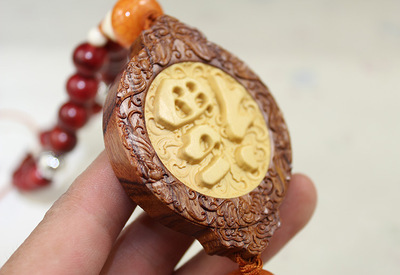 YB811 黄杨花梨木二合一木雕 福到平安牌汽车挂件内饰工艺品批发详解